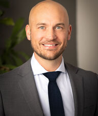 Book an Appointment with Dr. Dustin Hedstrom for Chiropractic