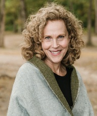 Book an Appointment with Jennifer Swanberg for Workshops & Events