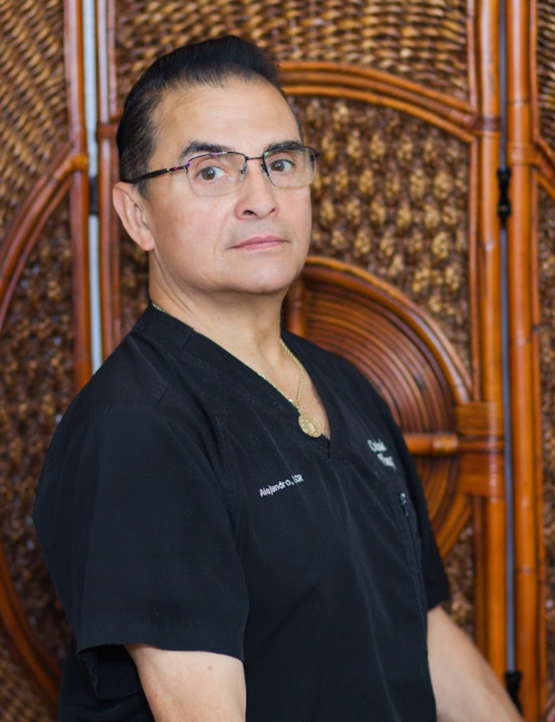 Alejandro L